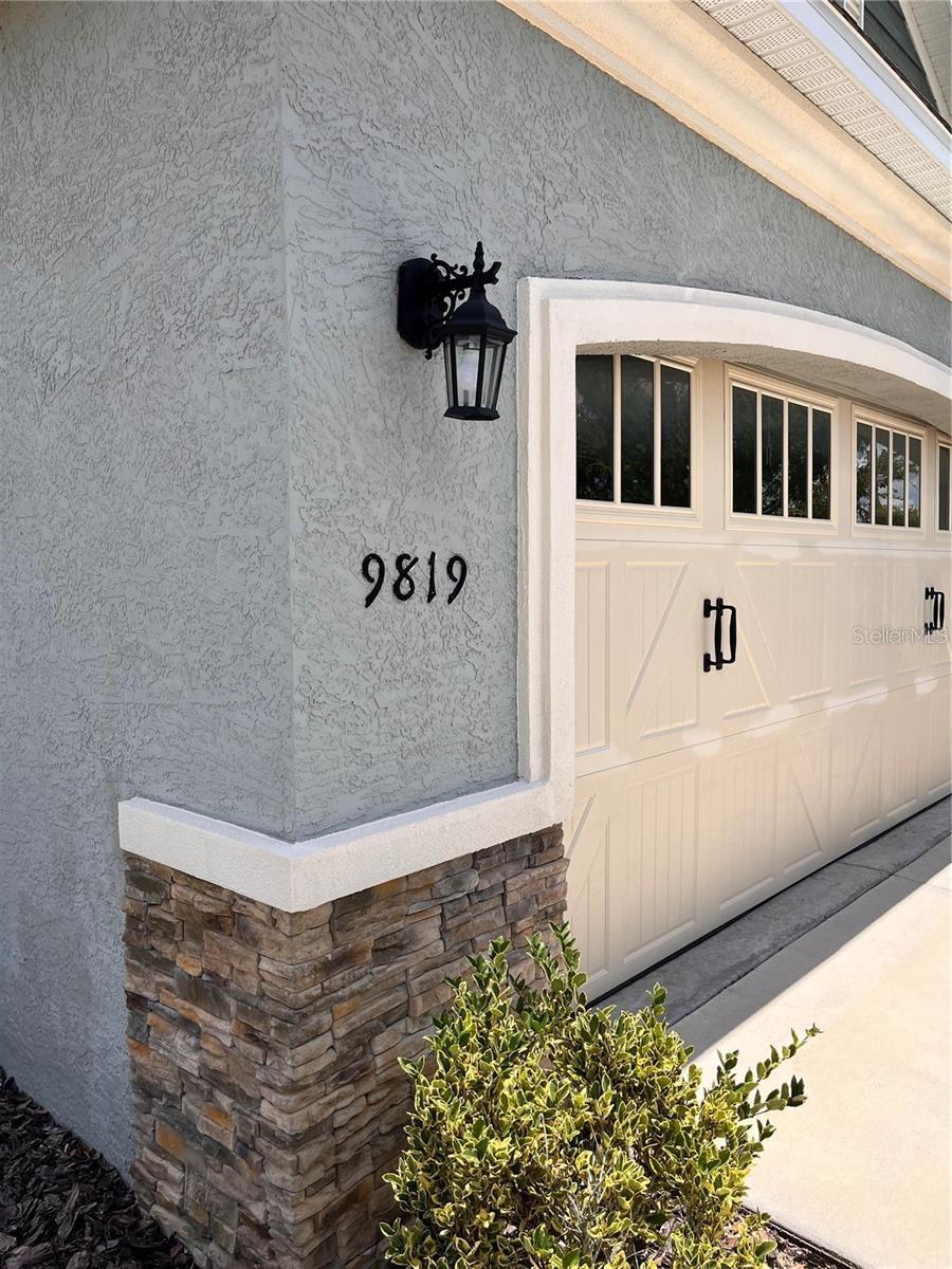 Image 3 of 20 For 9819 99th Loop