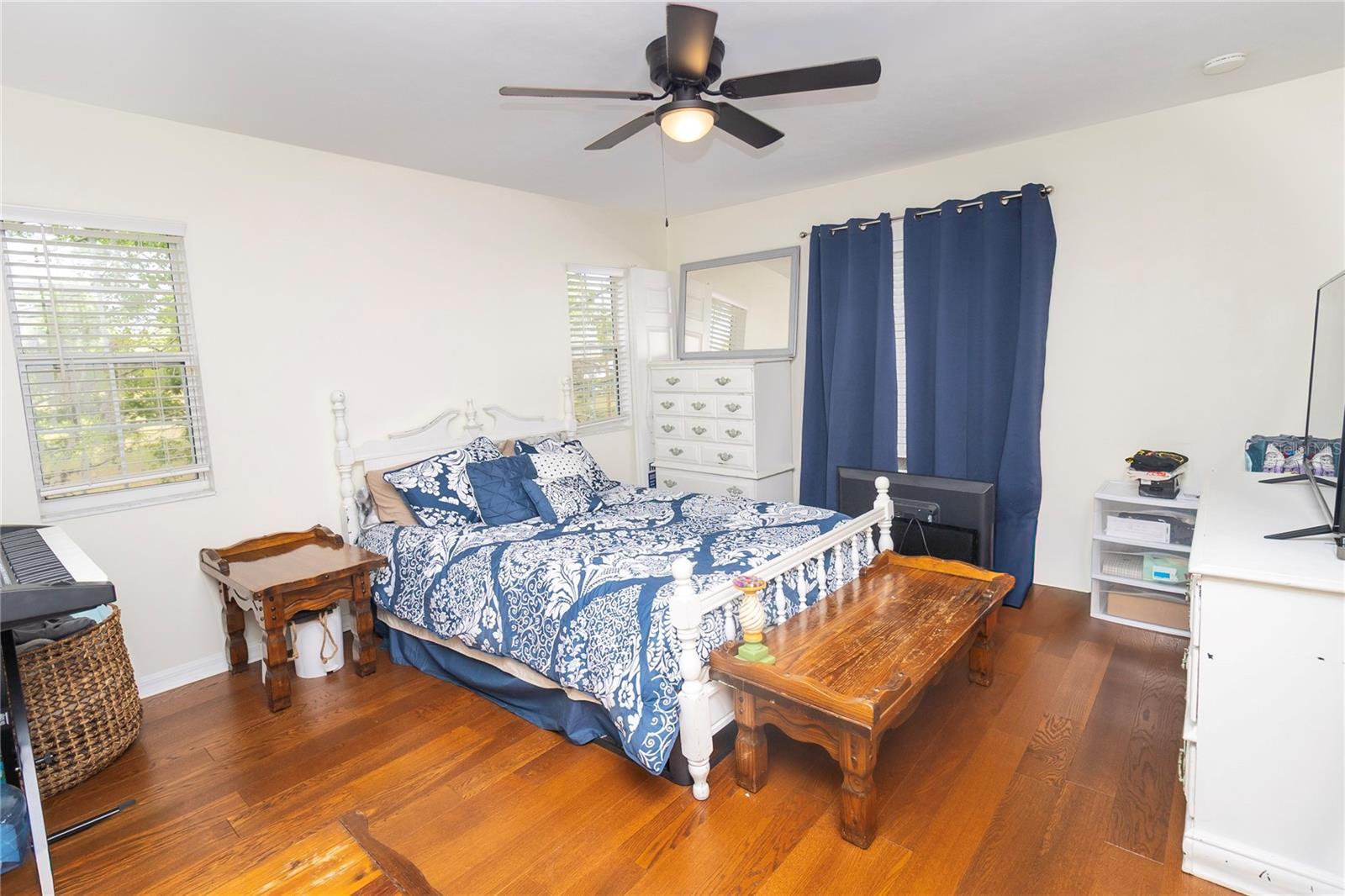 Listing photo id 10 for 4215 31st Drive 201