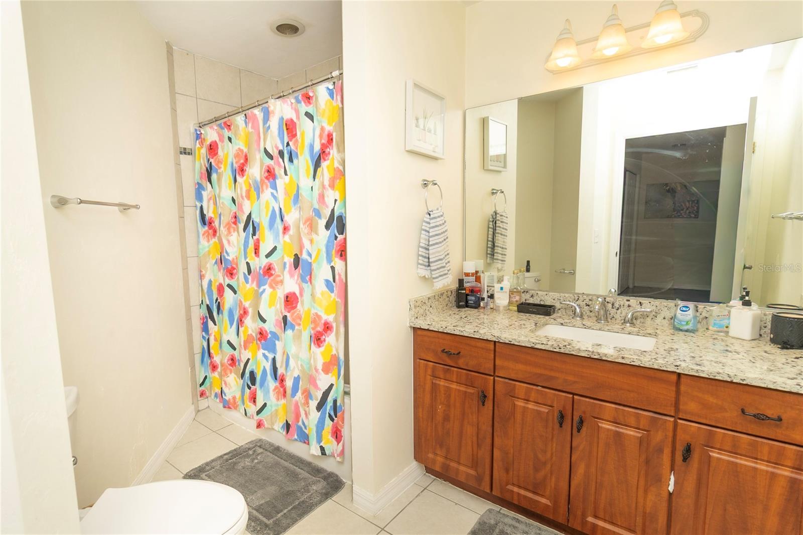 Listing photo id 14 for 4215 31st Drive 201