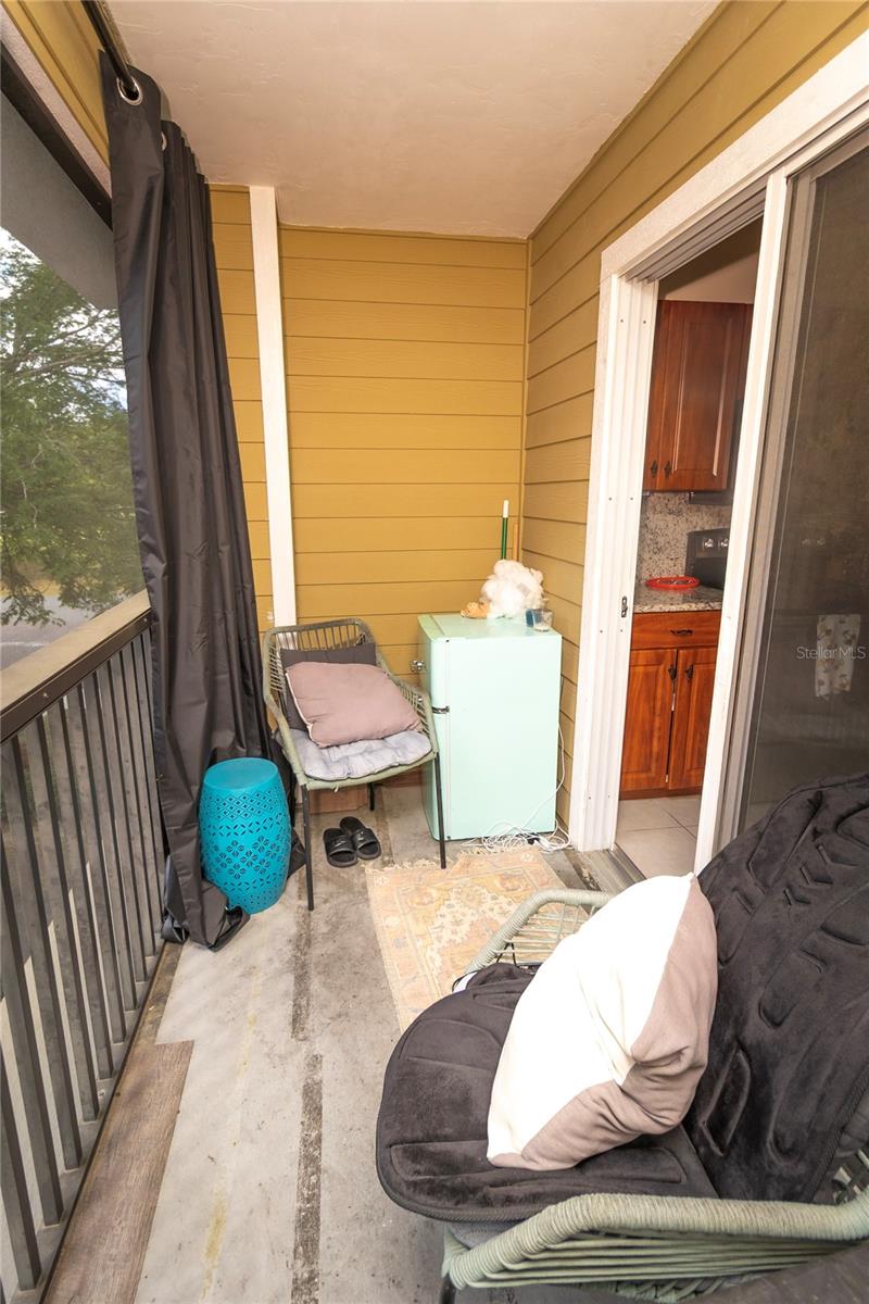 Listing photo id 15 for 4215 31st Drive 201