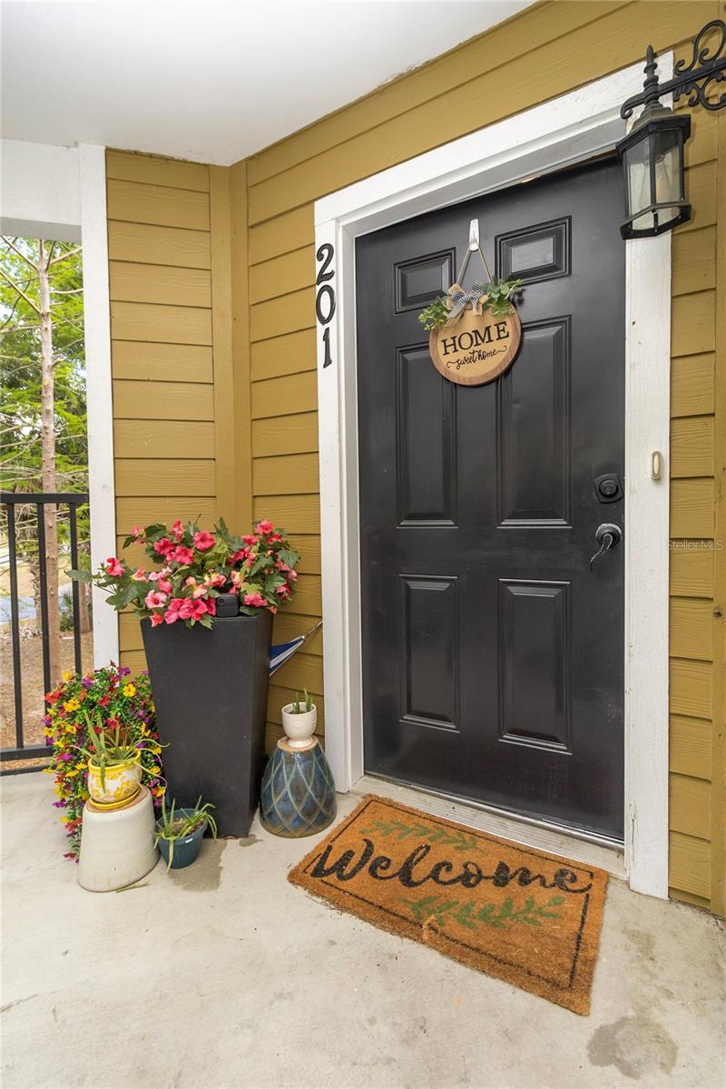 Listing photo id 0 for 4215 31st Drive 201