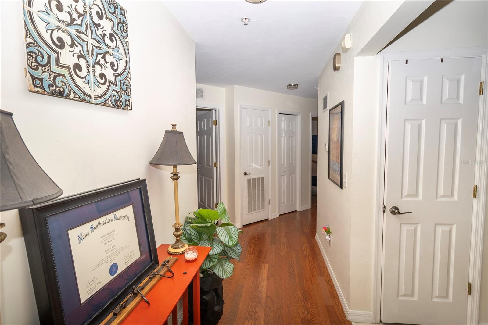 Listing photo id 1 for 4215 31st Drive 201