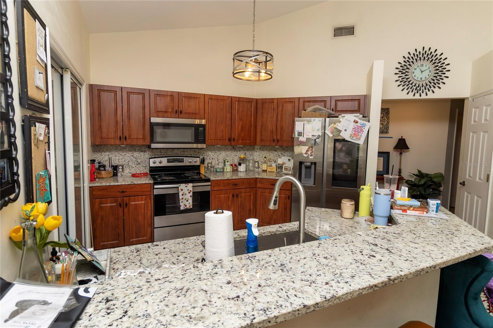 Listing photo id 7 for 4215 31st Drive 201