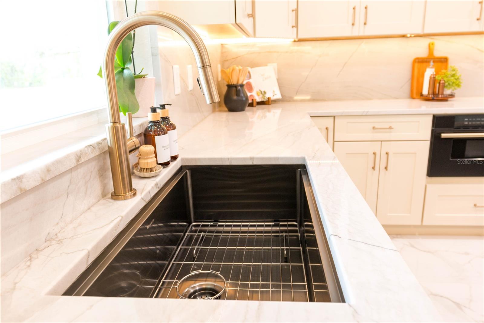 Image 18 of 99 For 6254 Peking Court