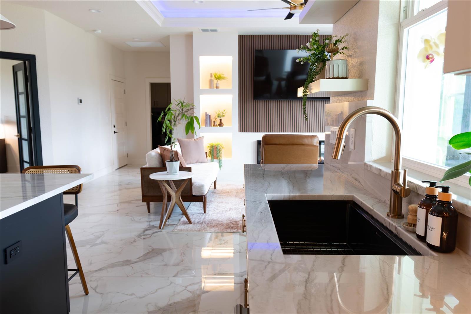 Image 21 of 99 For 6254 Peking Court