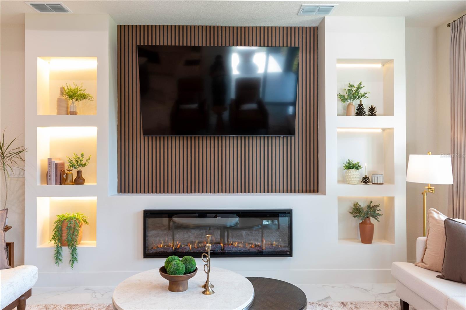 Image 24 of 99 For 6254 Peking Court