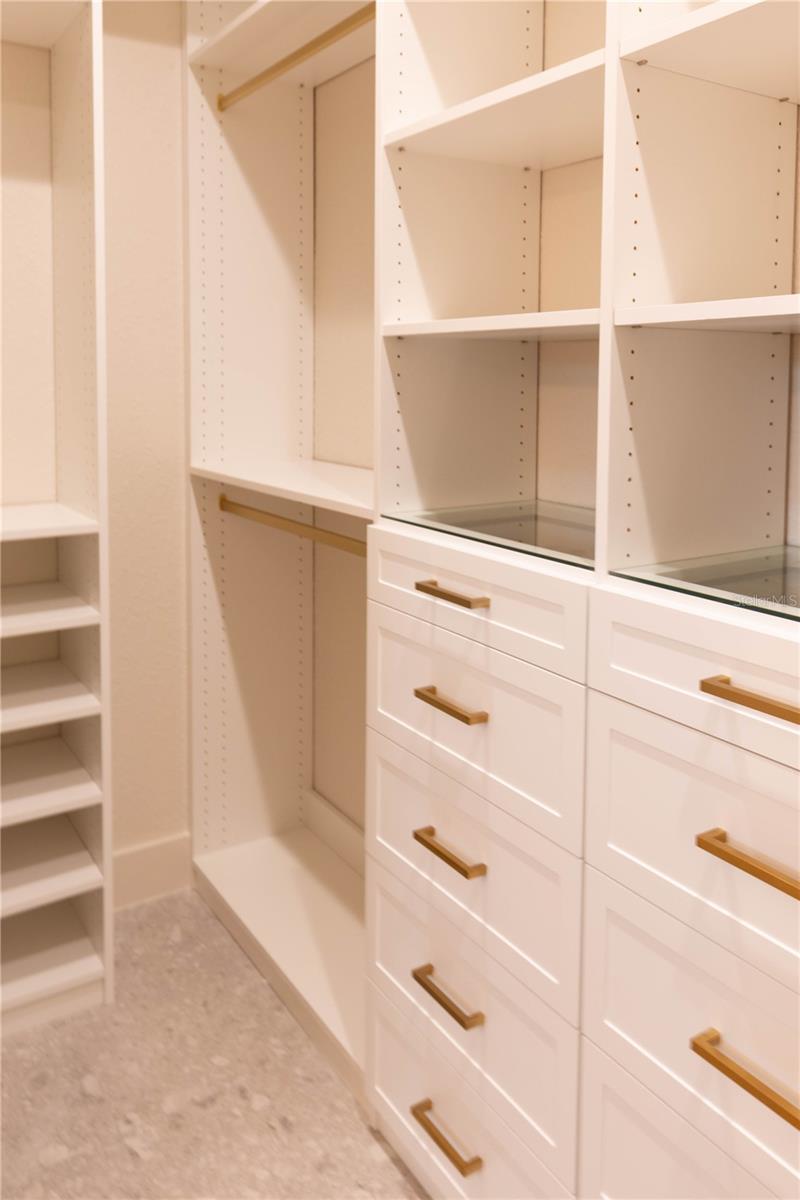 Image 44 of 99 For 6254 Peking Court