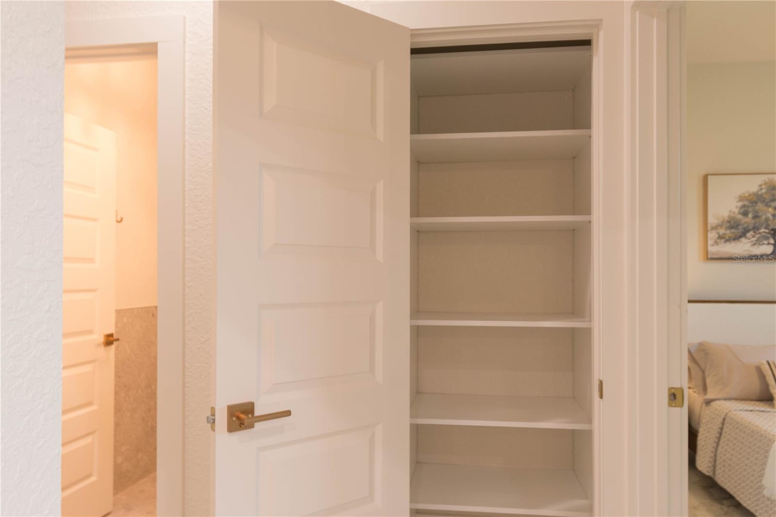 Image 61 of 99 For 6254 Peking Court