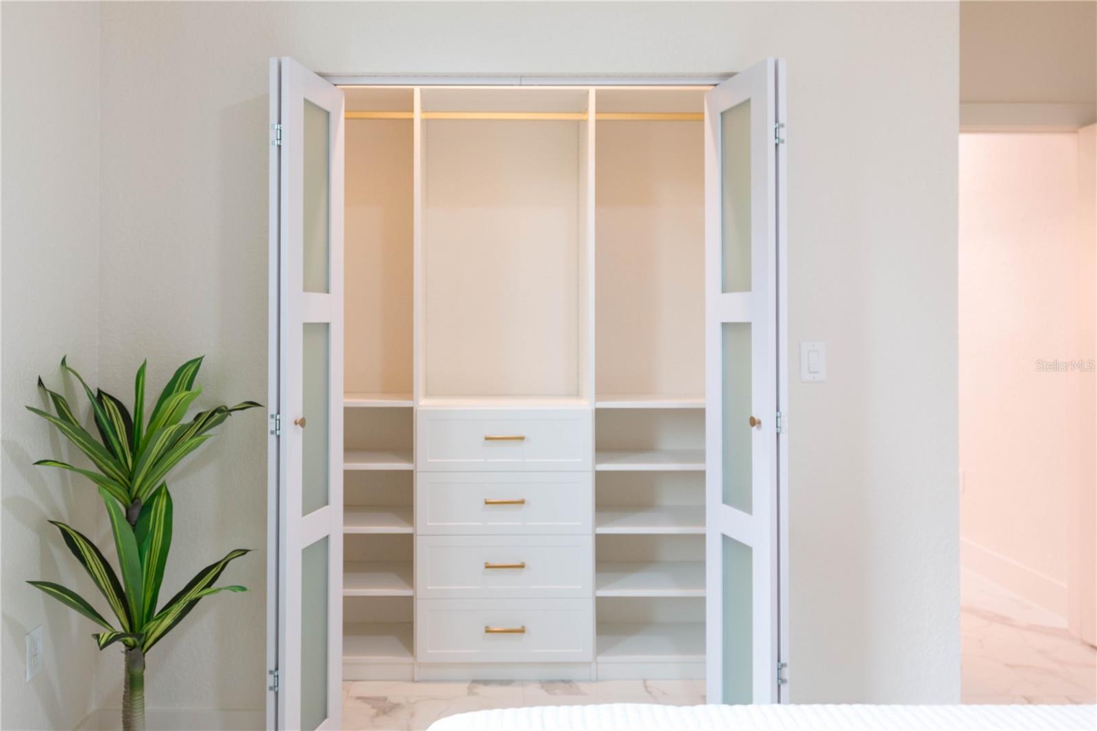 Image 70 of 99 For 6254 Peking Court