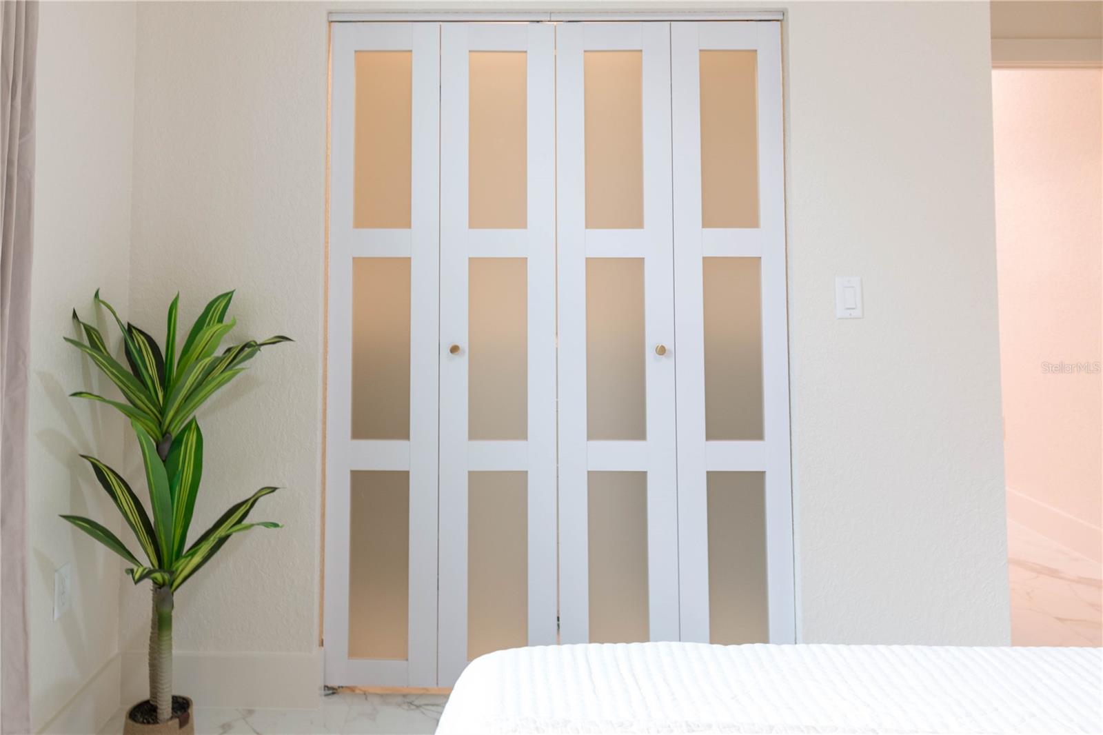 Image 71 of 99 For 6254 Peking Court