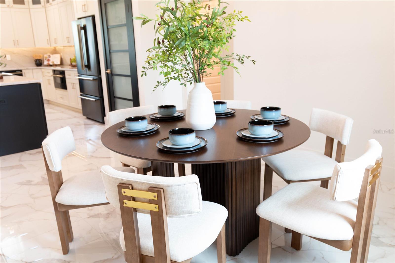 Image 9 of 99 For 6254 Peking Court