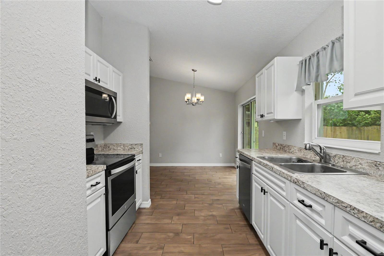 Image 16 of 41 For 6512 11 Avenue