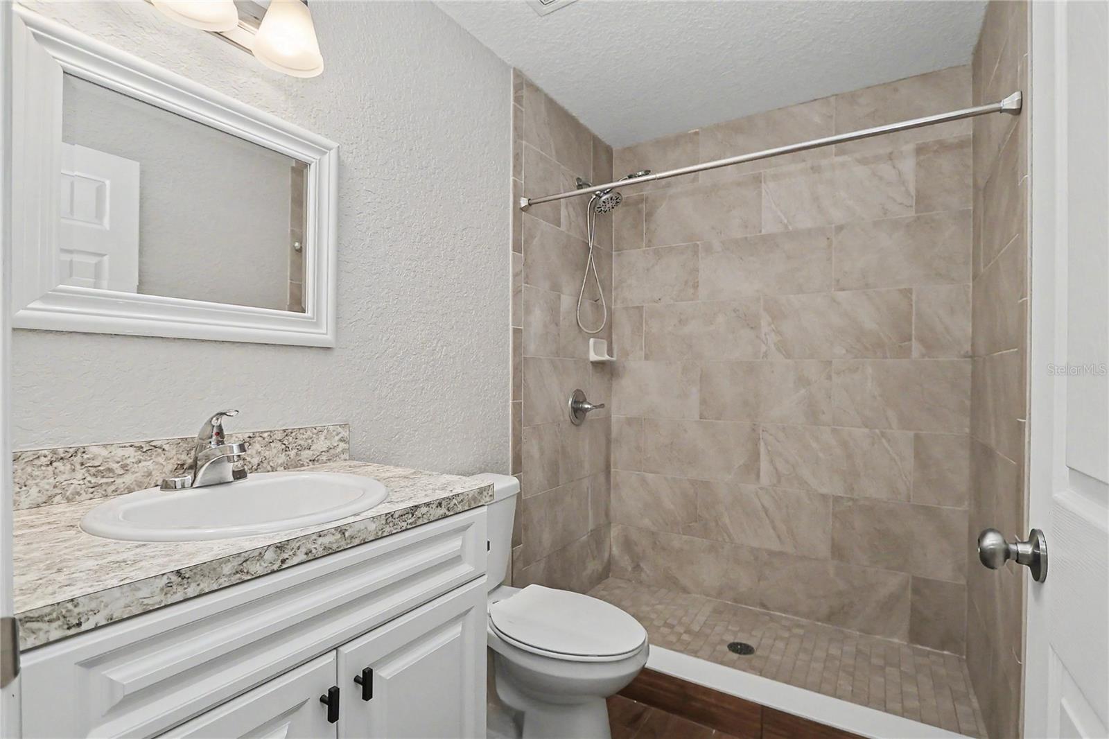 Image 23 of 41 For 6512 11 Avenue