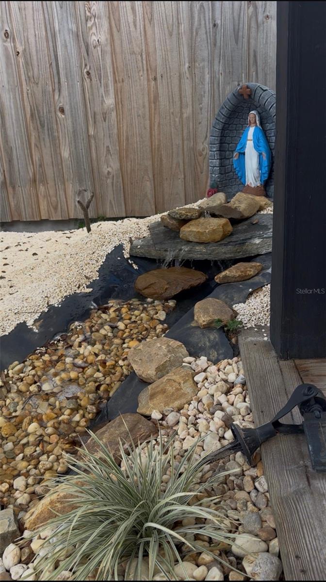 Image 12 of 26 For 821 Honey Way