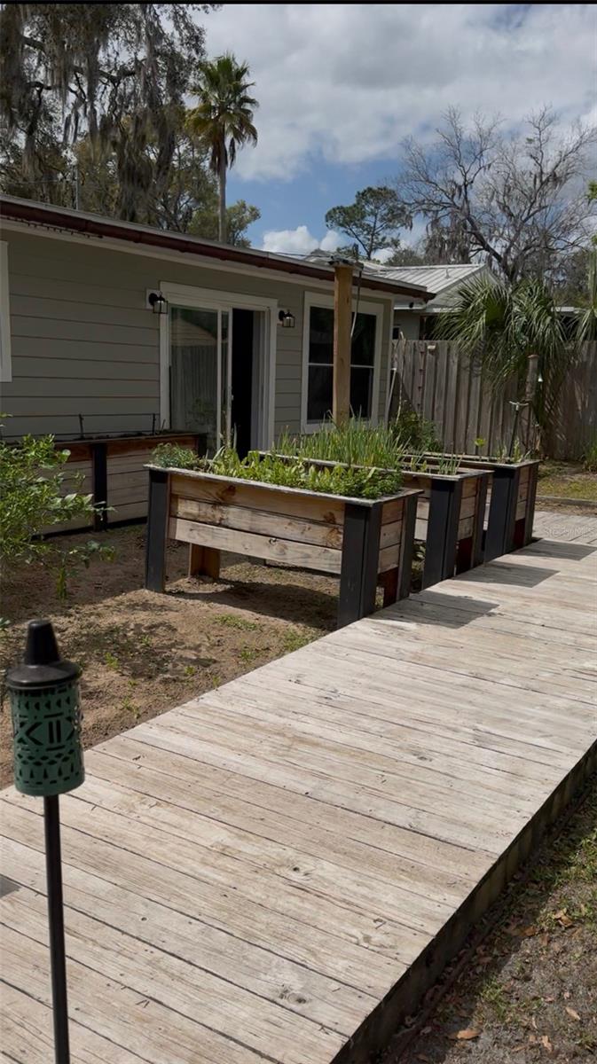 Image 17 of 26 For 821 Honey Way