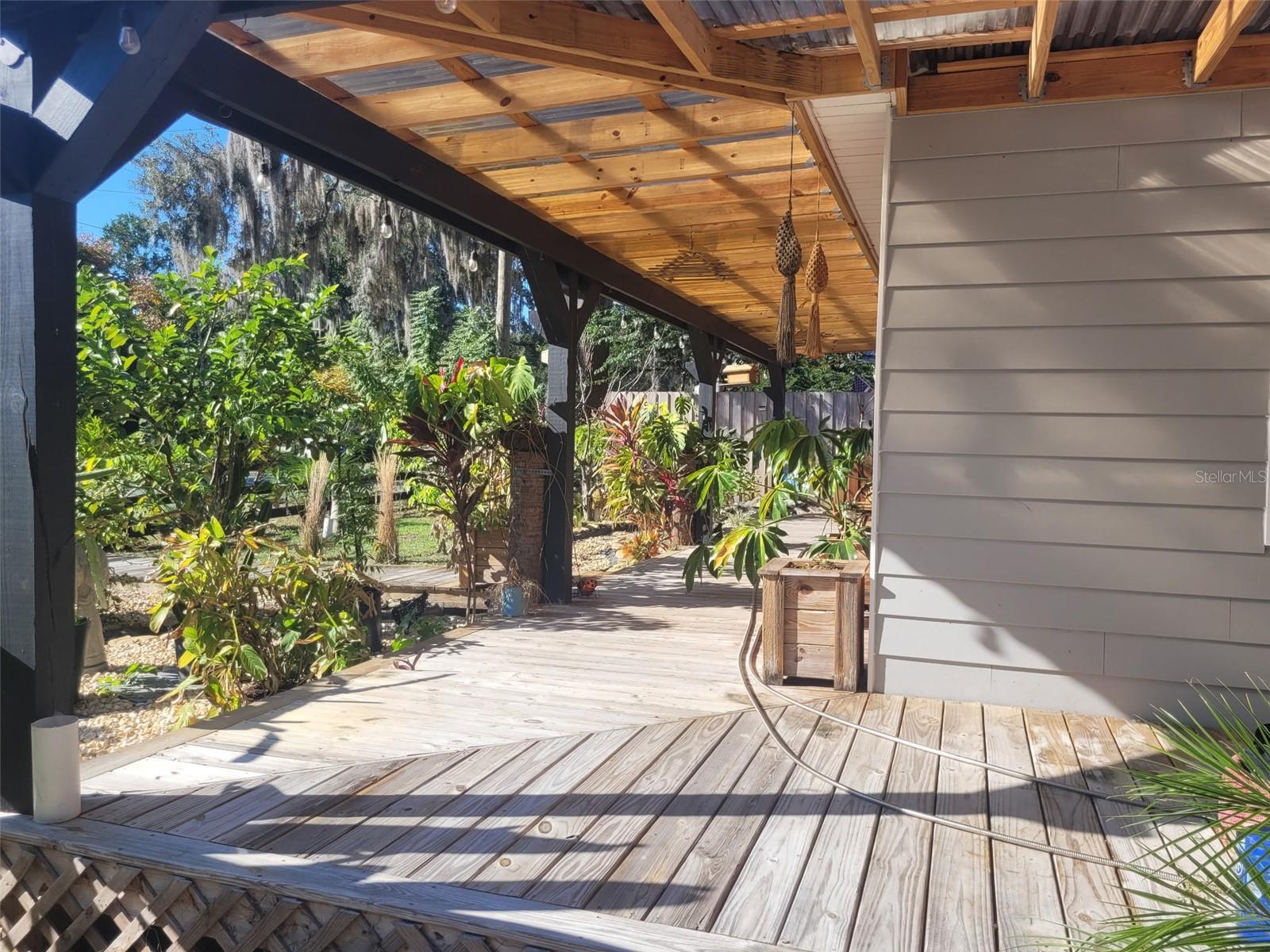 Image 2 of 26 For 821 Honey Way