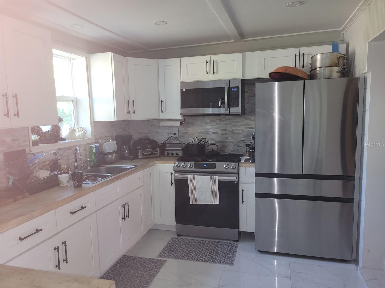 Image 7 of 26 For 821 Honey Way