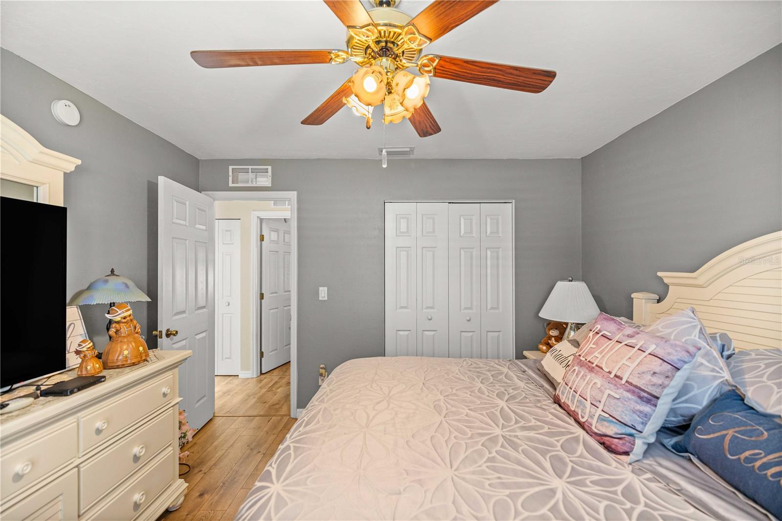 Image 18 of 34 For 15630 90th Court