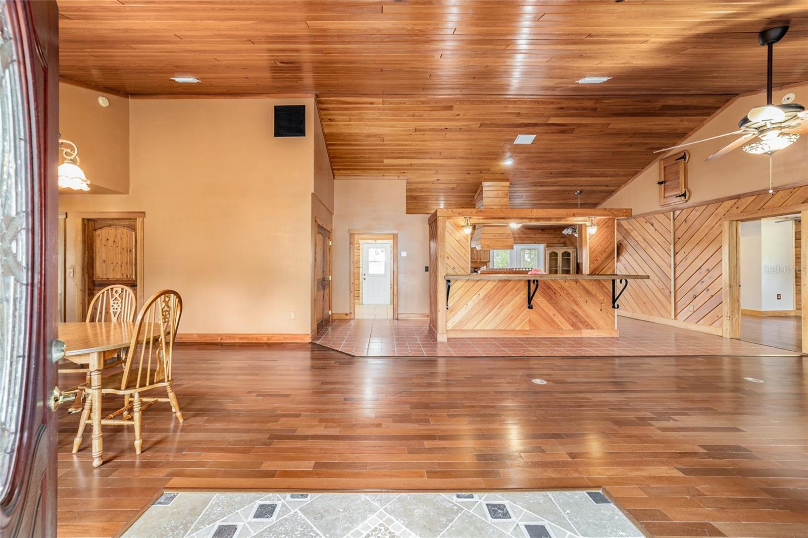 Image 14 of 64 For 1230 Valencia Heights Avenue
