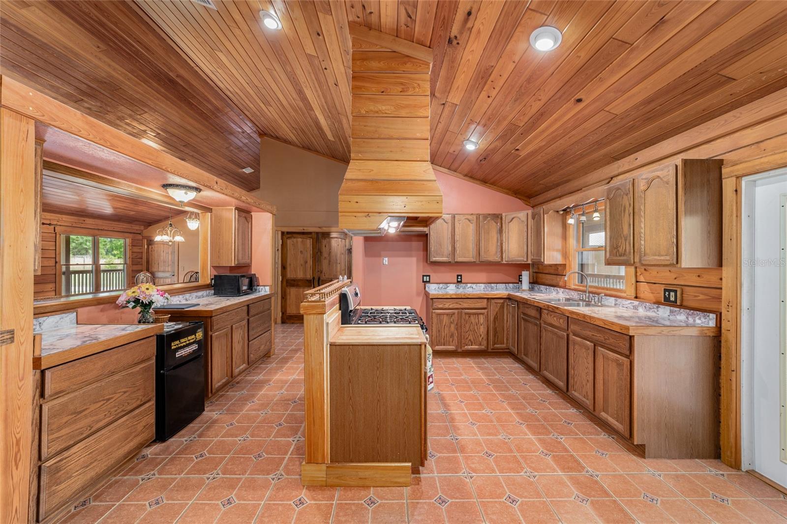 Image 30 of 64 For 1230 Valencia Heights Avenue