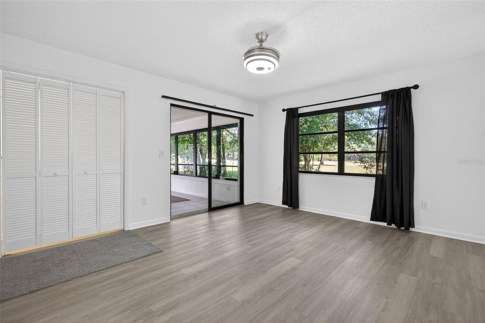 Image 21 of 49 For 16 Golfview Court