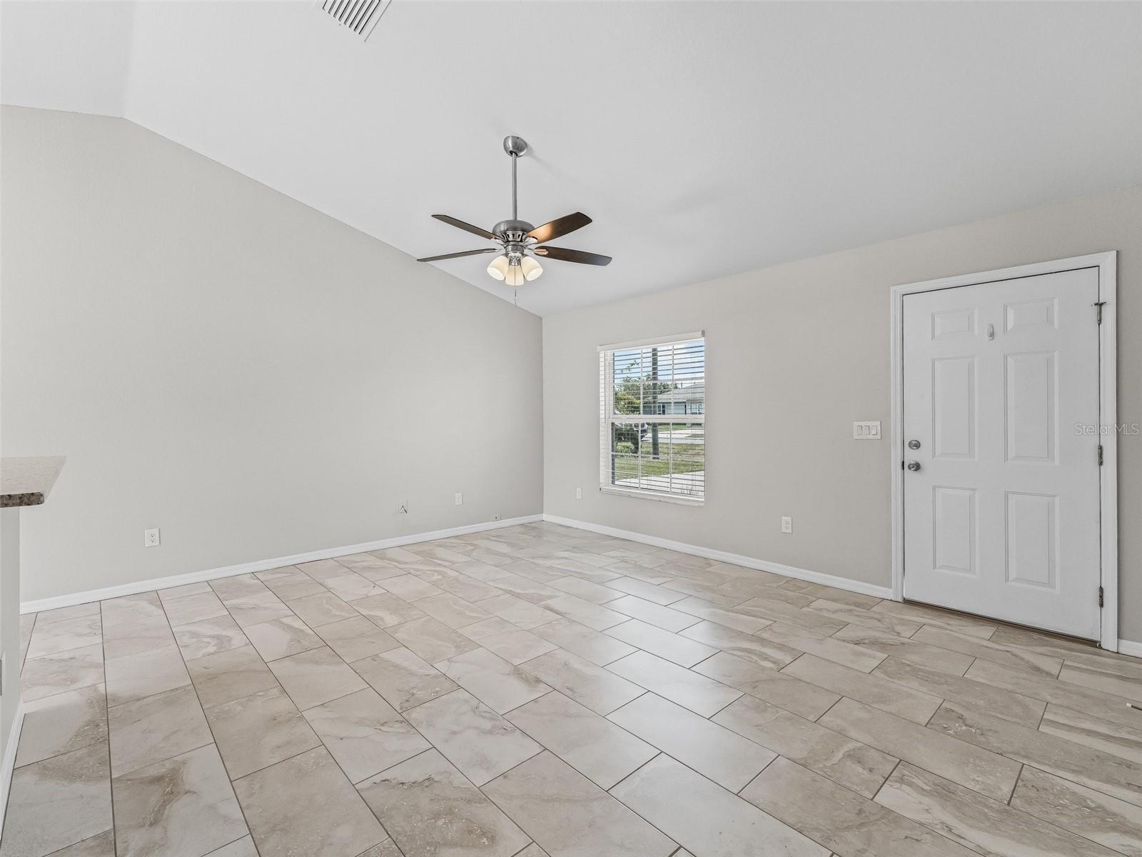 Image 4 of 36 For 27 Juniper Loop Terrace