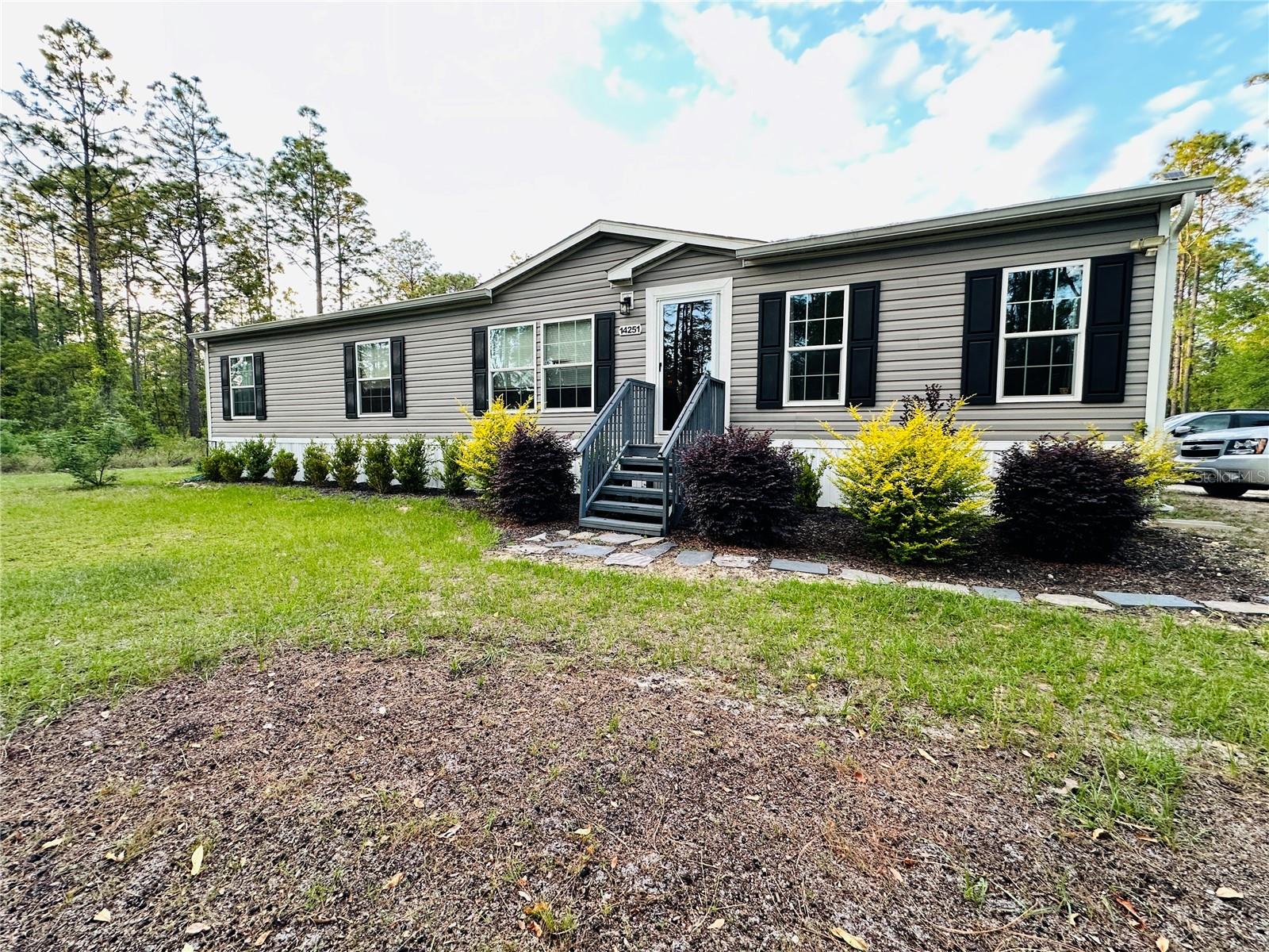 Image 2 of 43 For 14251 21st Place