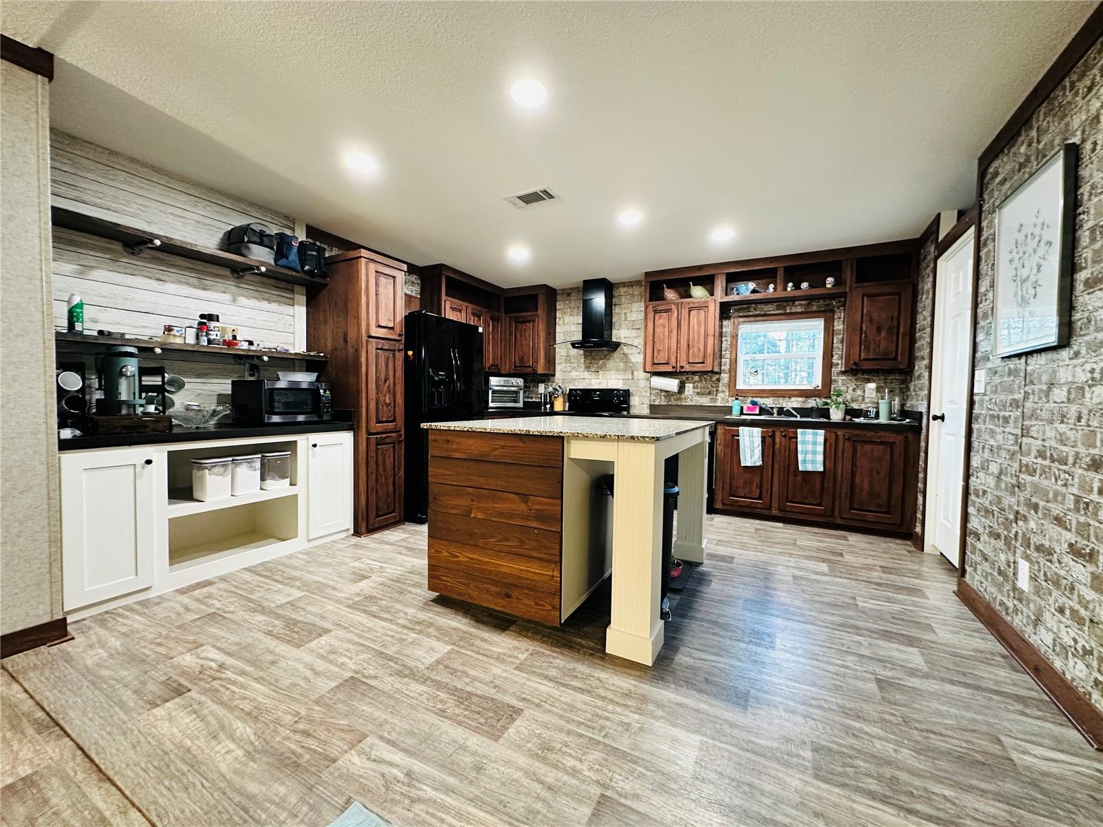 Image 24 of 43 For 14251 21st Place