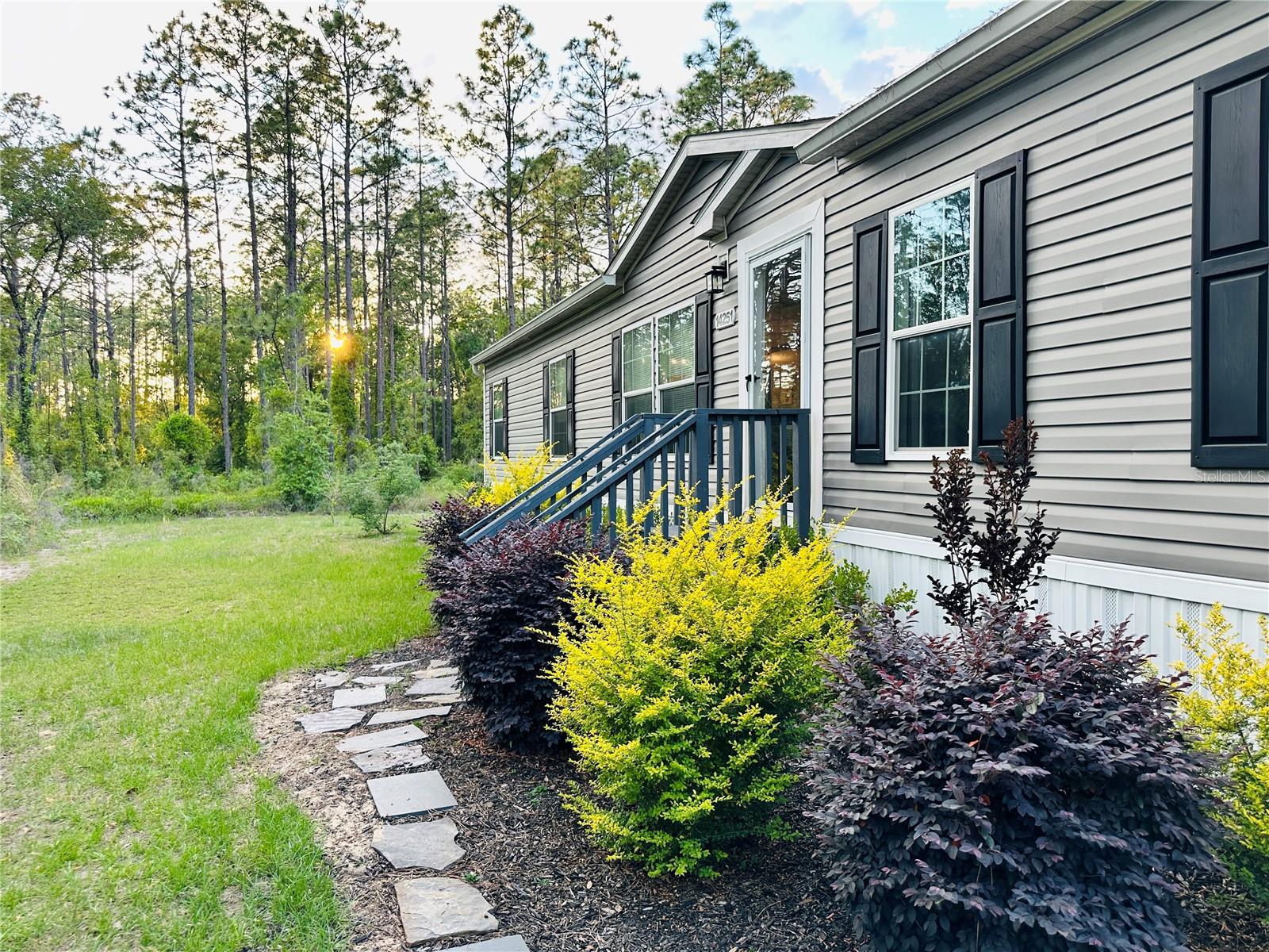 Image 3 of 43 For 14251 21st Place