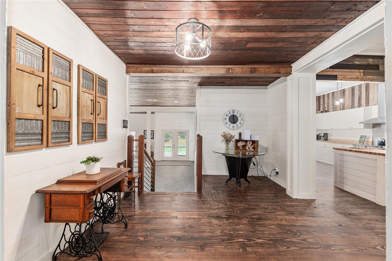 Image 19 of 98 For 19451 2nd Street