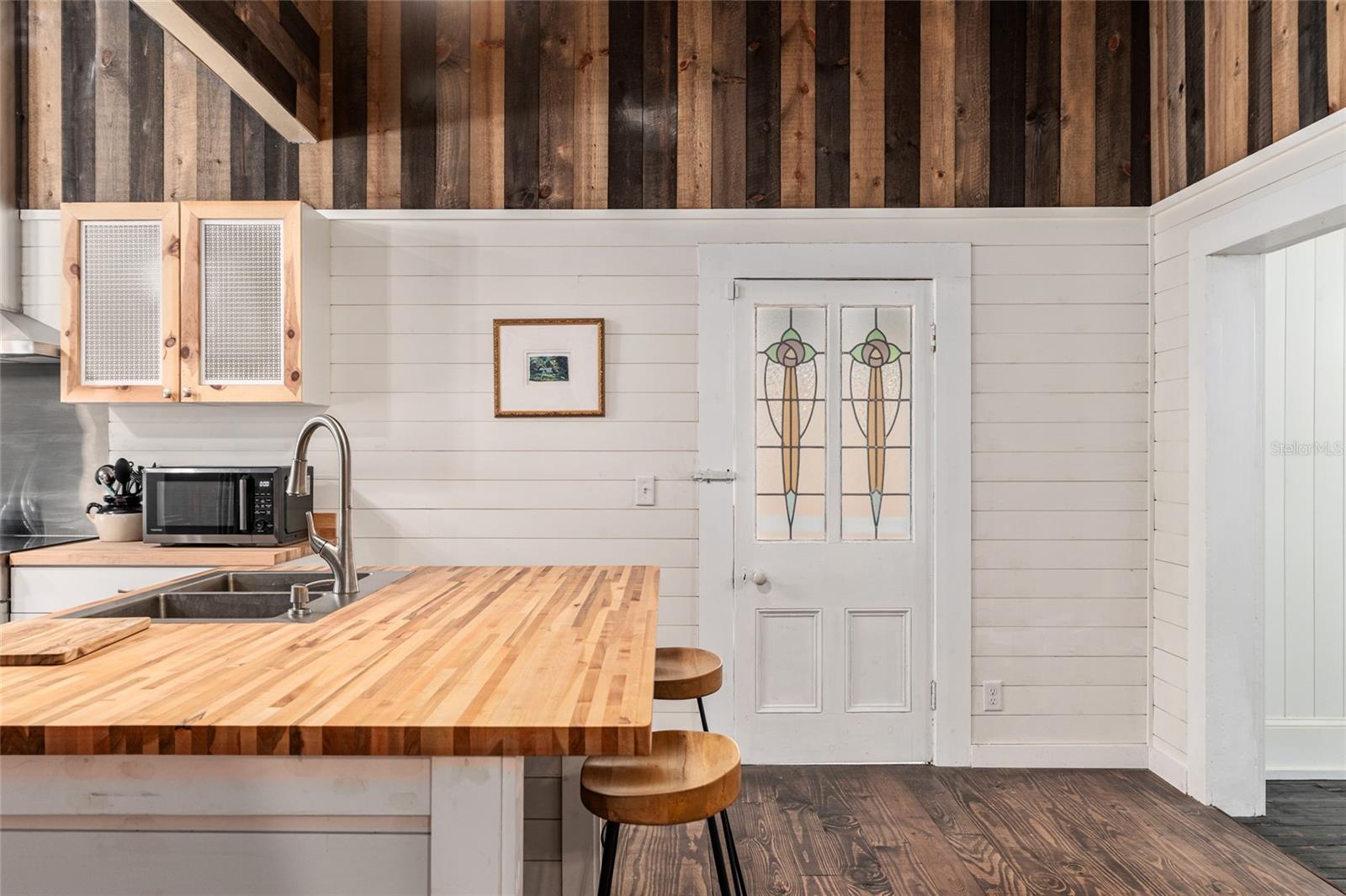 Image 21 of 98 For 19451 2nd Street