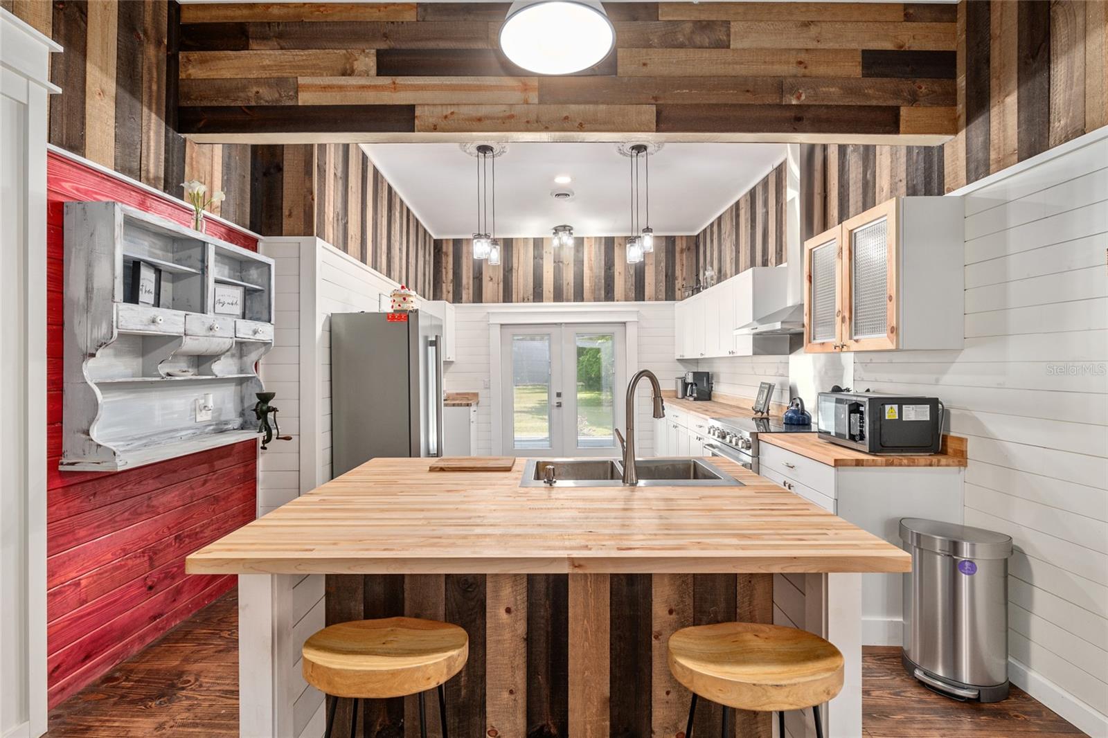 Image 23 of 98 For 19451 2nd Street