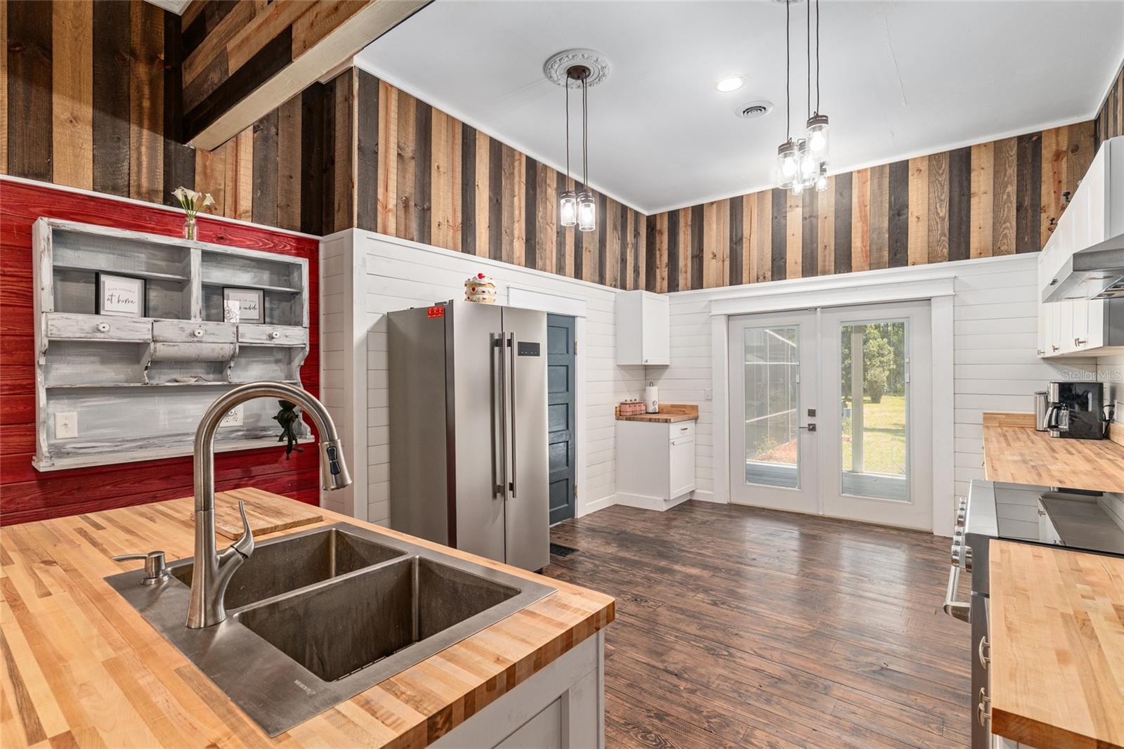 Image 24 of 98 For 19451 2nd Street