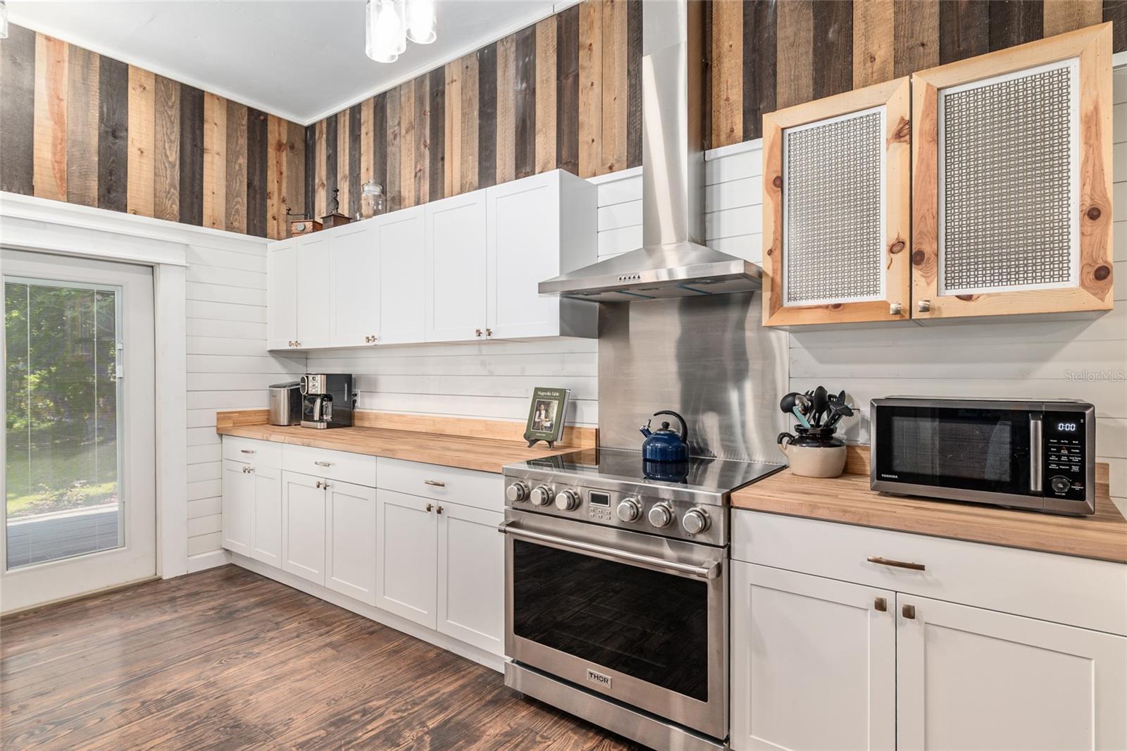 Image 27 of 98 For 19451 2nd Street