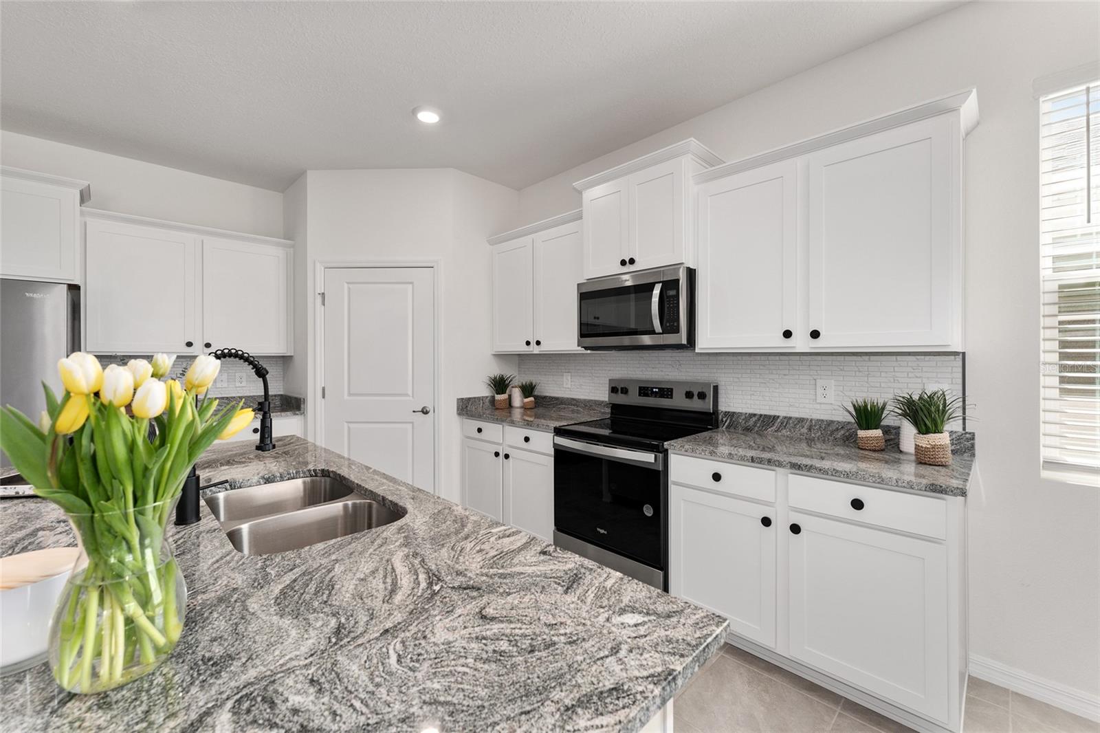 Image 22 of 64 For 4932 39th Loop