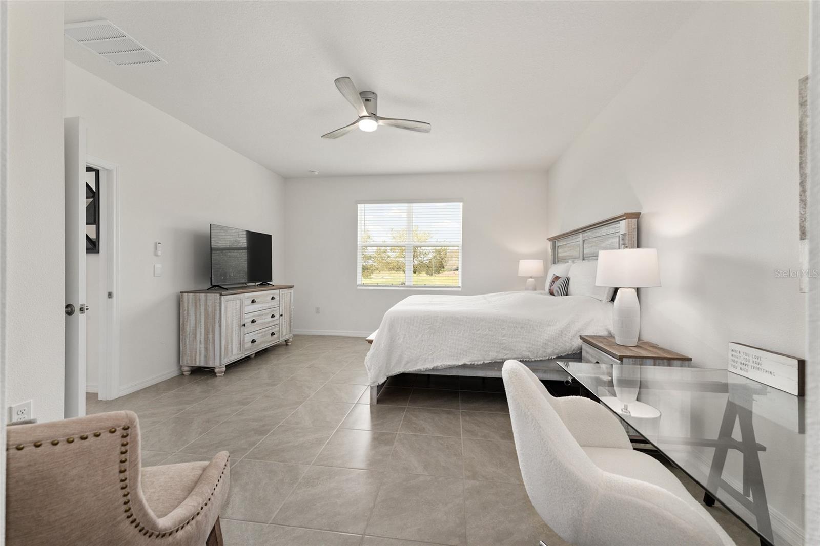 Image 29 of 64 For 4932 39th Loop