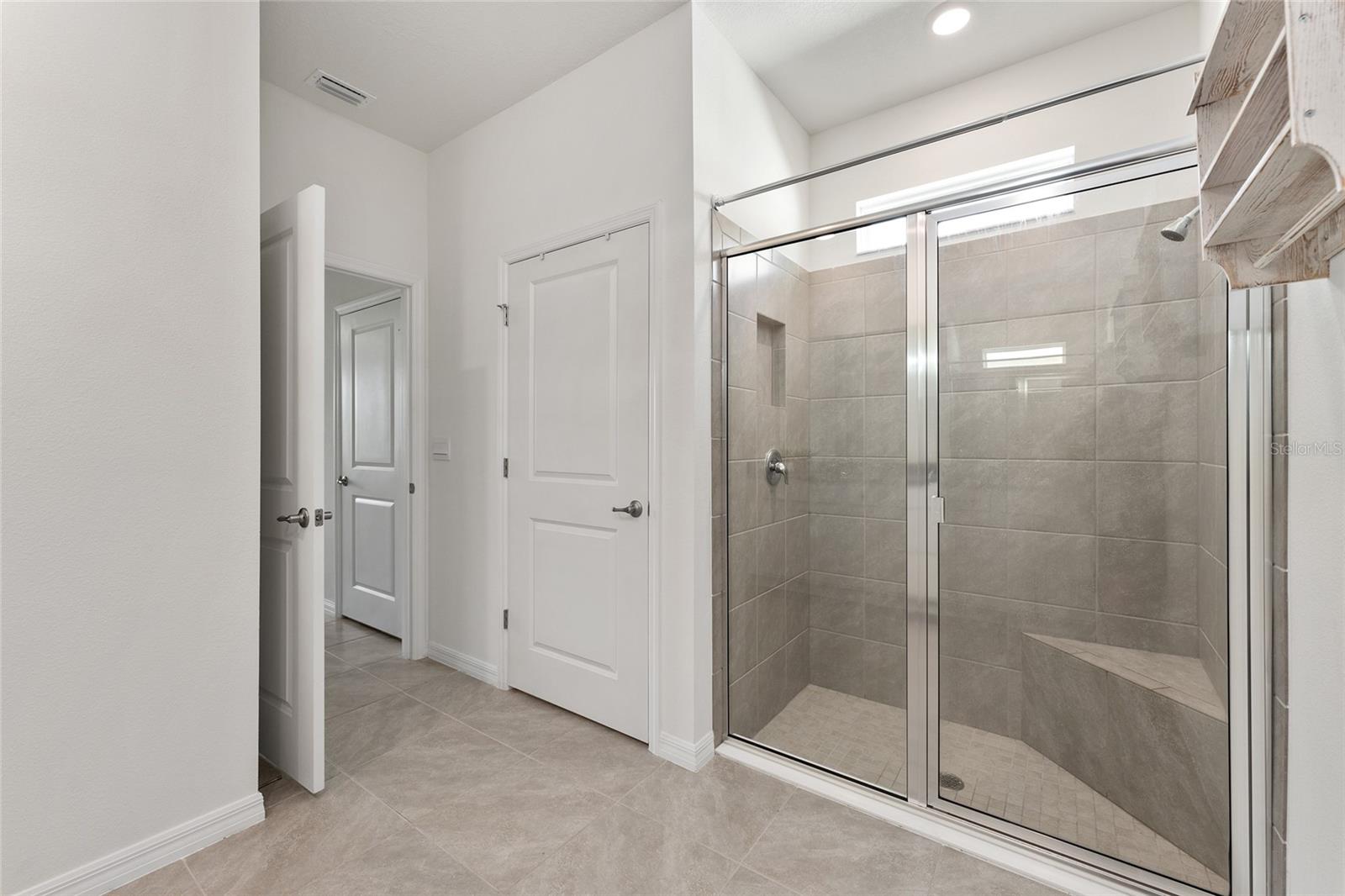 Image 34 of 64 For 4932 39th Loop