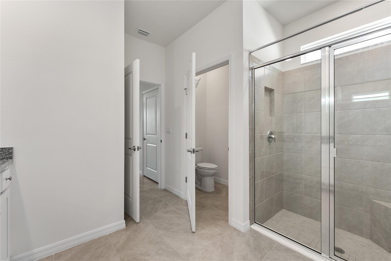 Image 36 of 64 For 4932 39th Loop