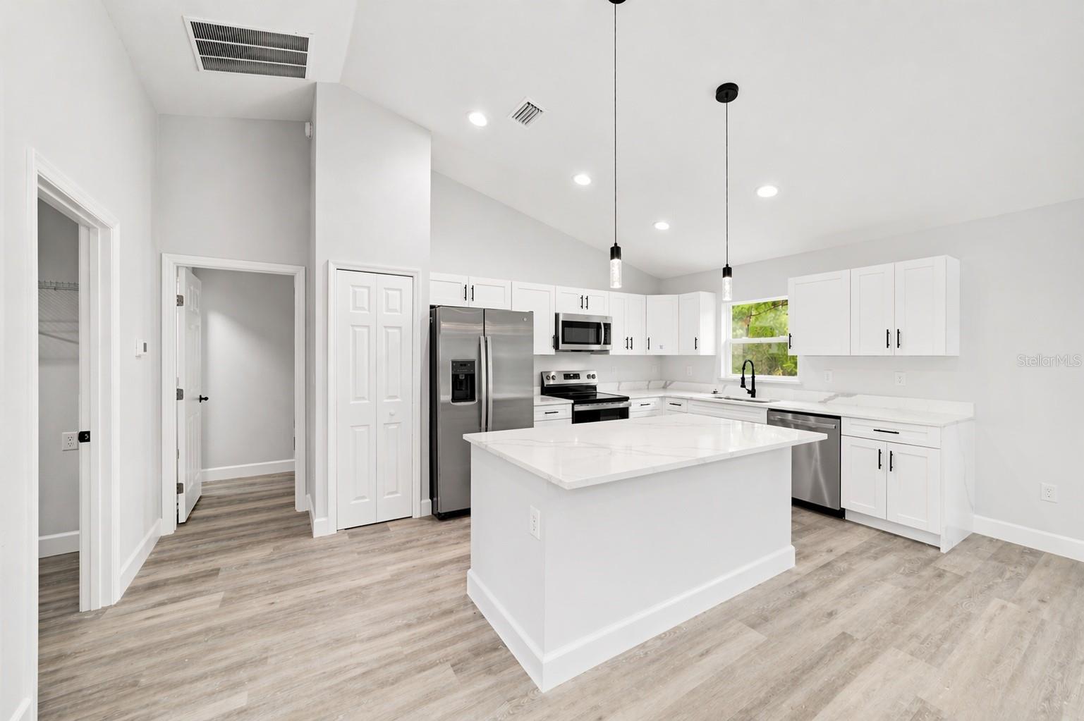 Image 13 of 39 For 15919 38th Street Road