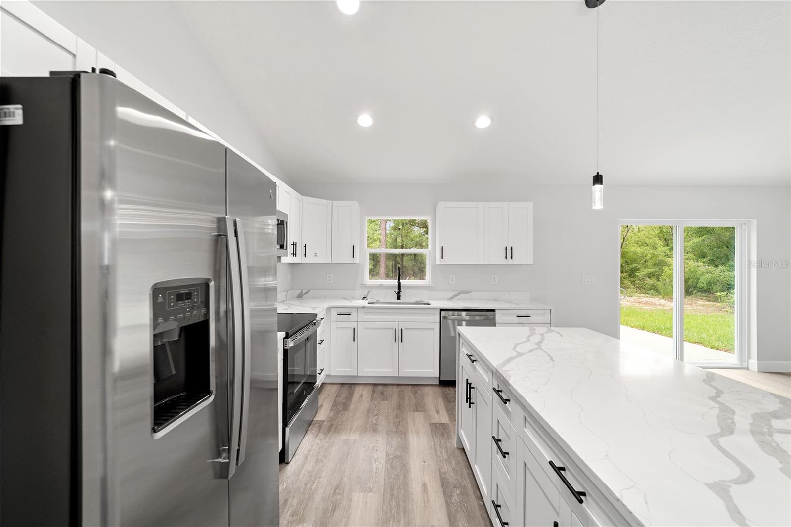 Image 15 of 39 For 15919 38th Street Road