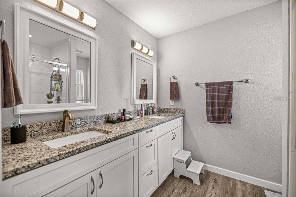 Listing photo id 12 for 1348 Mcneal Drive