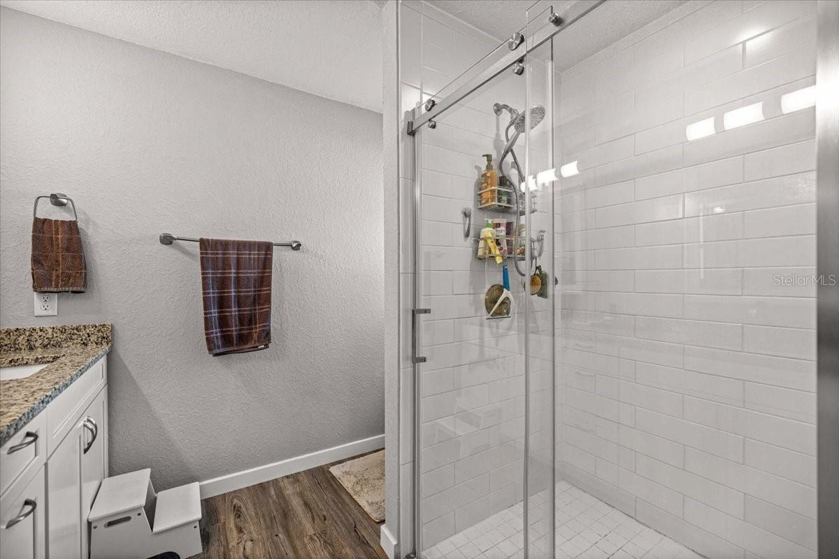 Listing photo id 13 for 1348 Mcneal Drive