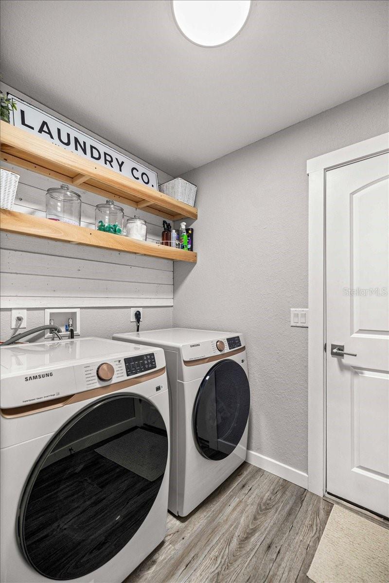 Listing photo id 14 for 1348 Mcneal Drive