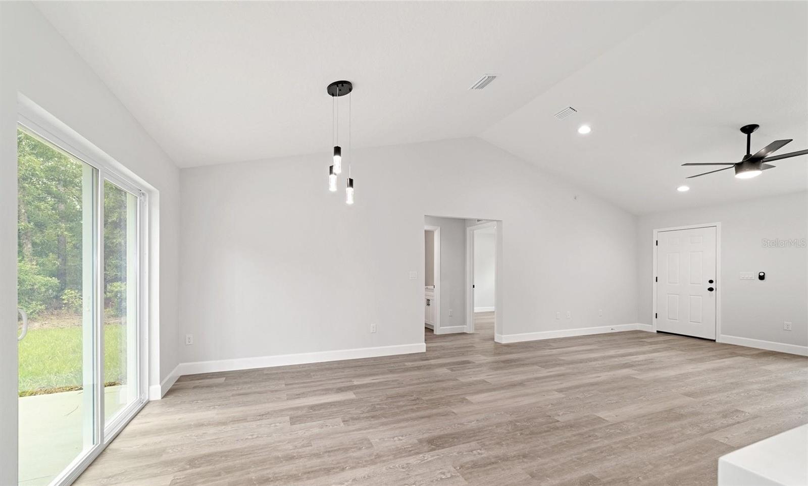 Image 18 of 38 For 13737 114th Place