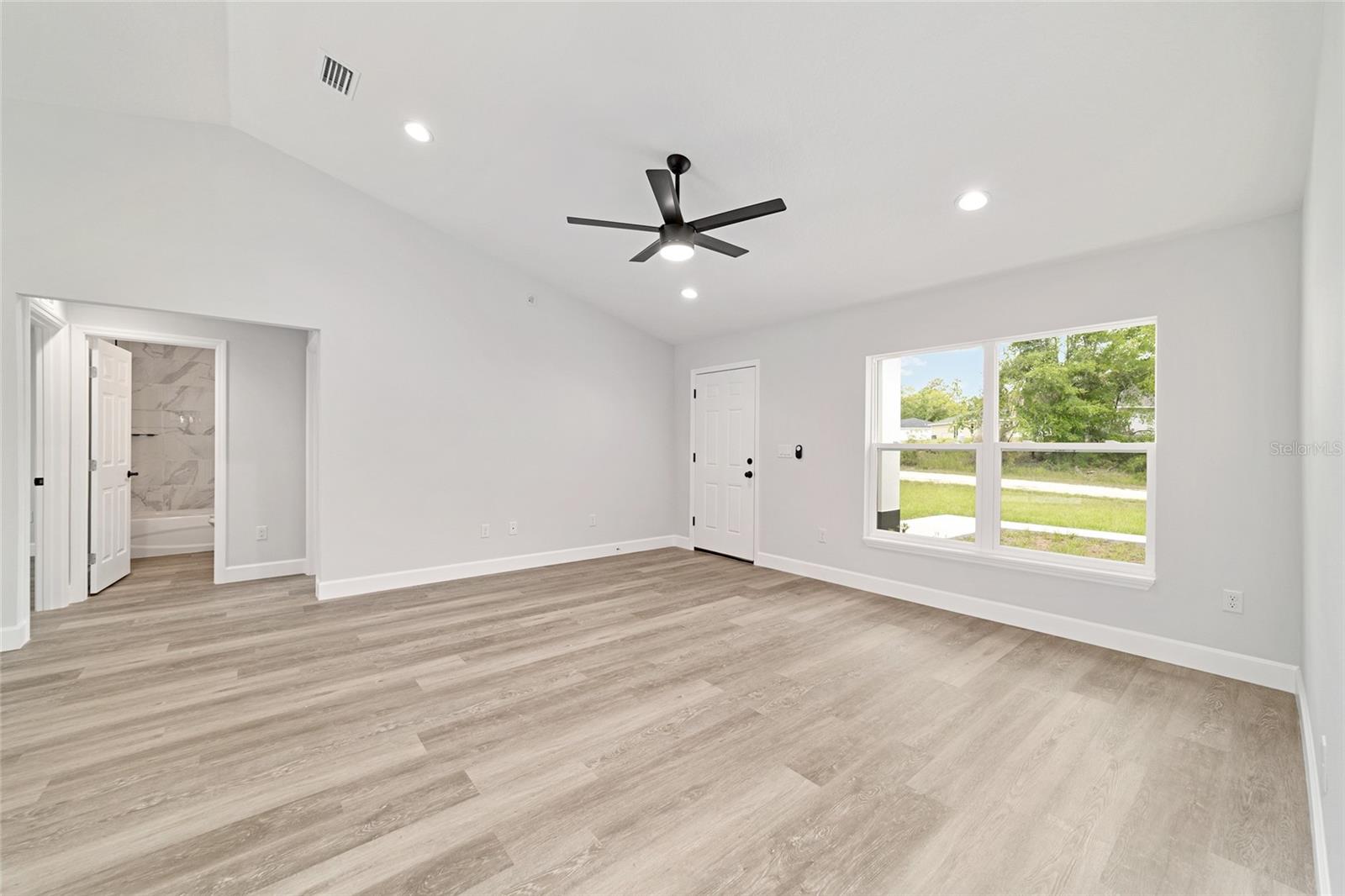 Image 6 of 38 For 13737 114th Place
