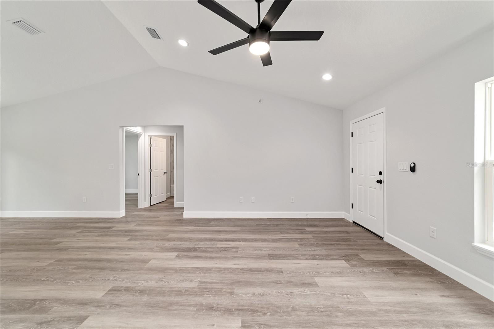Image 8 of 38 For 13737 114th Place