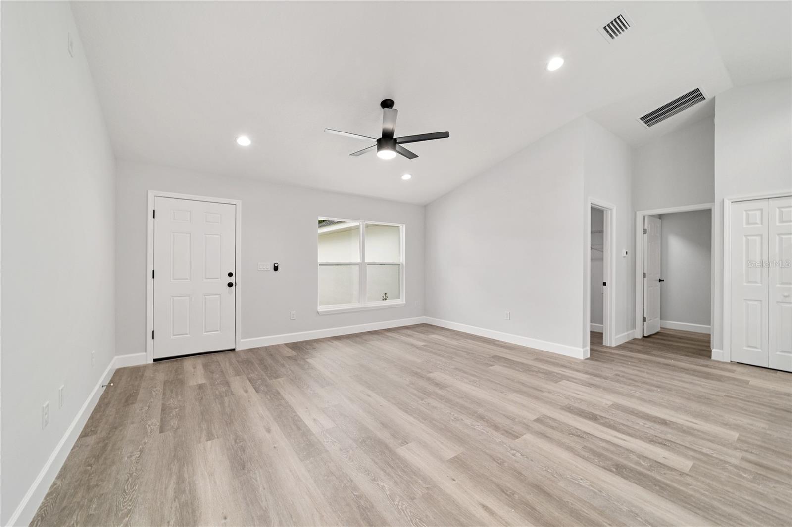Image 9 of 38 For 13737 114th Place