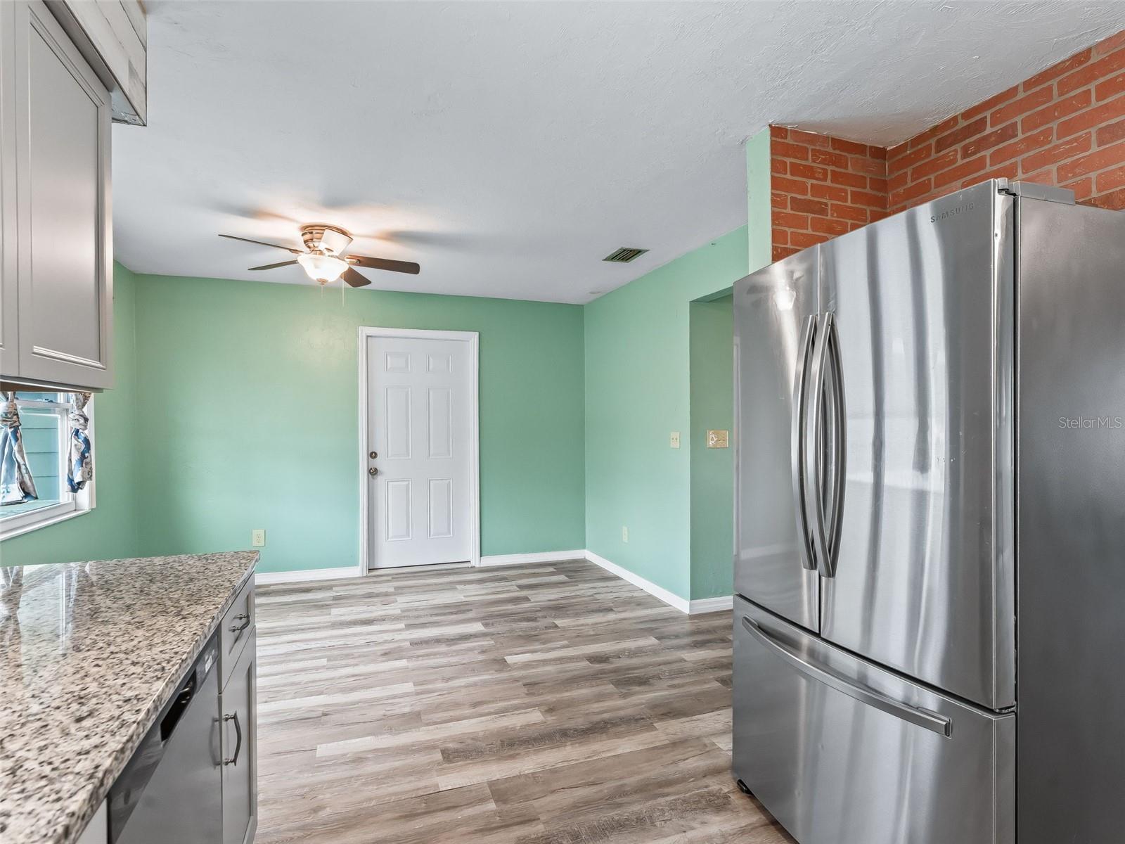 Image 11 of 40 For 4091 4th Terrace