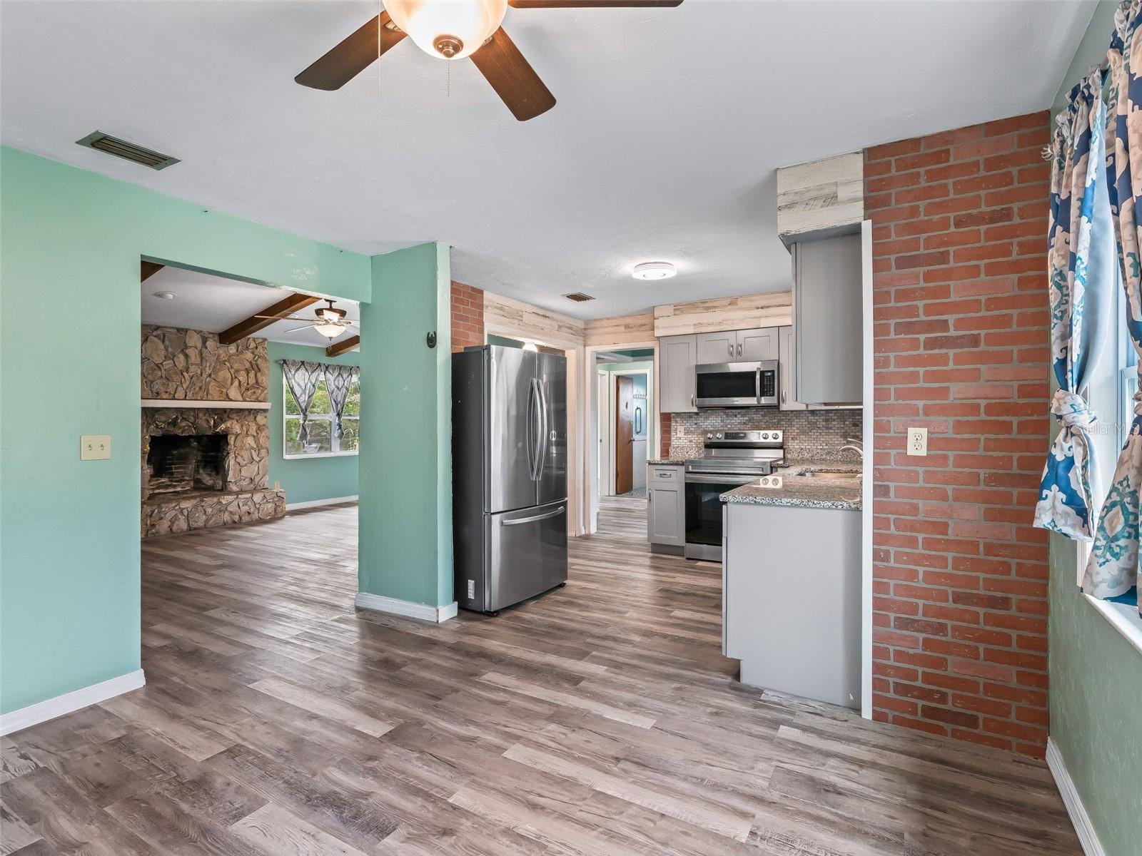 Image 13 of 40 For 4091 4th Terrace