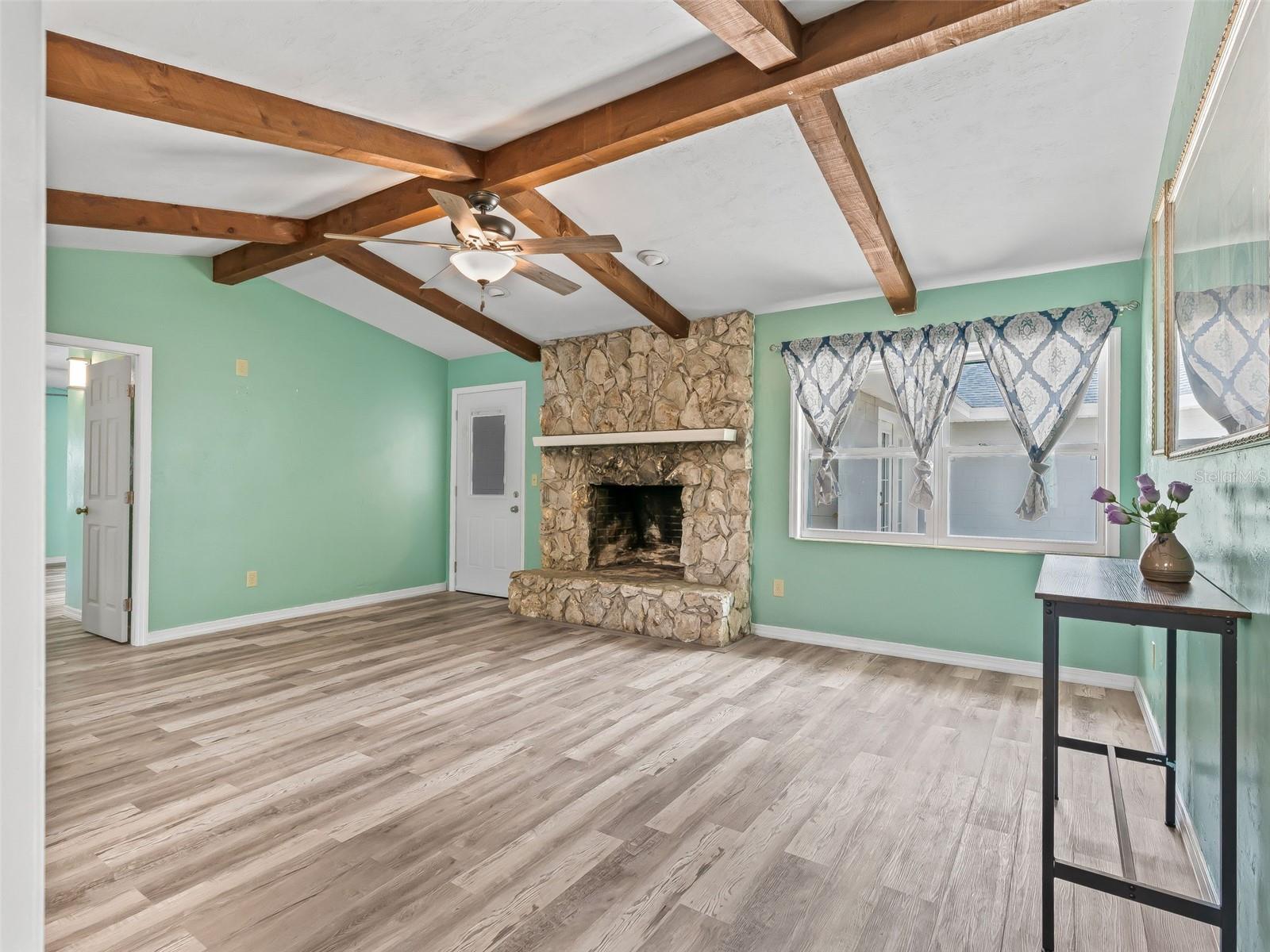 Image 17 of 40 For 4091 4th Terrace